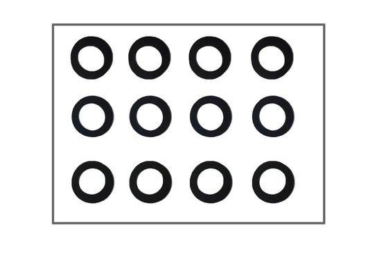 يتم تطبيق رغوة التظليل للعدسة المختومة على الكاميرا